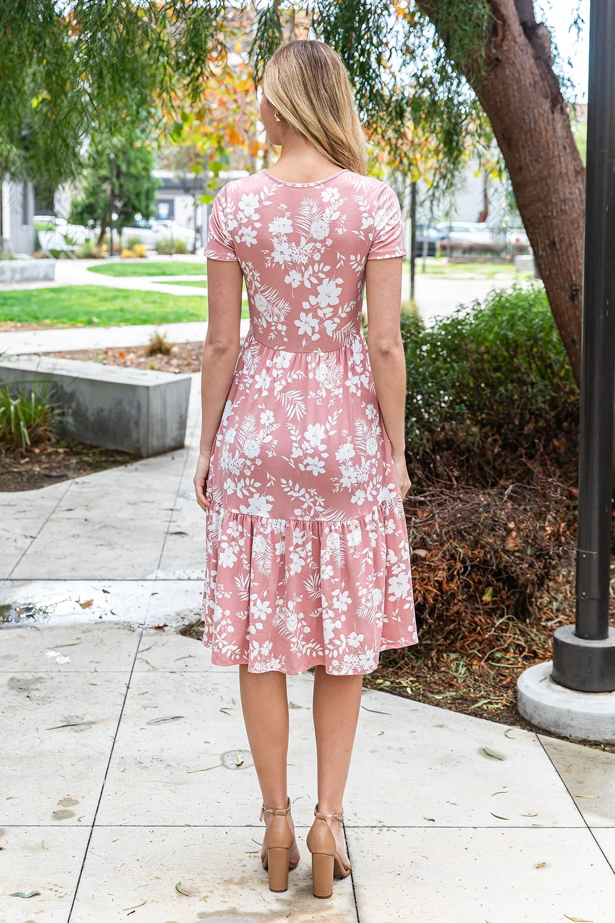 SHORT SLEEVE FLORAL KNEE LENGTH TIERED DRESS