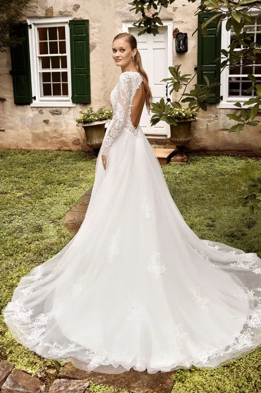 Sincerity Size 6 44274 Ivory/Nude Gown