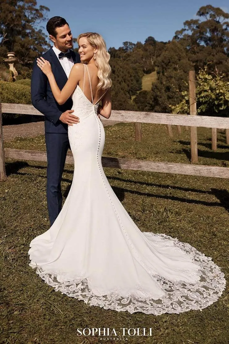 Sophia Tolli: Y22057 - Amylynn