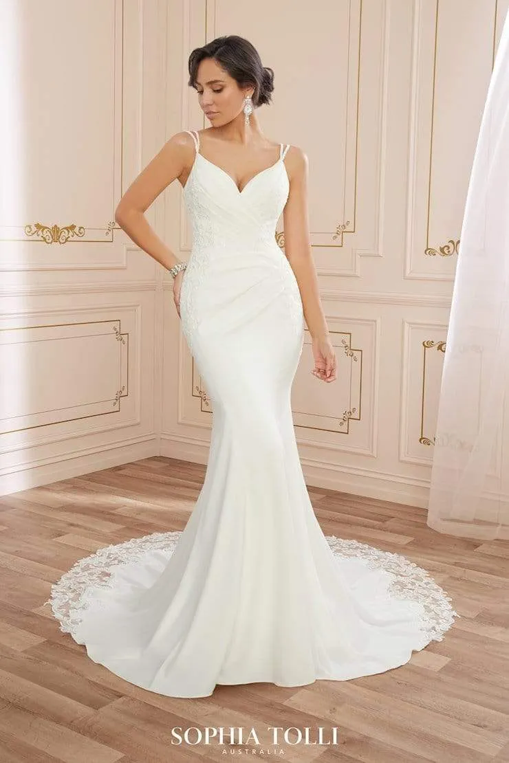 Sophia Tolli: Y22057 - Amylynn