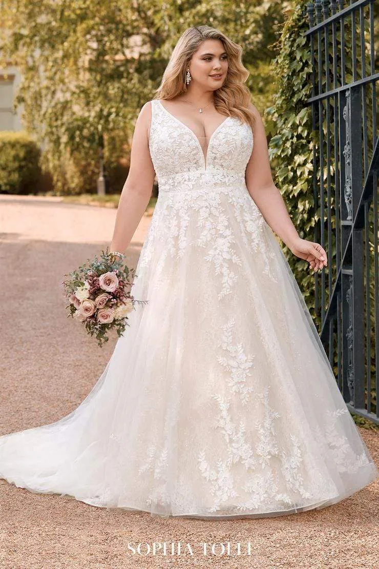 Sophia Tolli: Y22066 - Annika