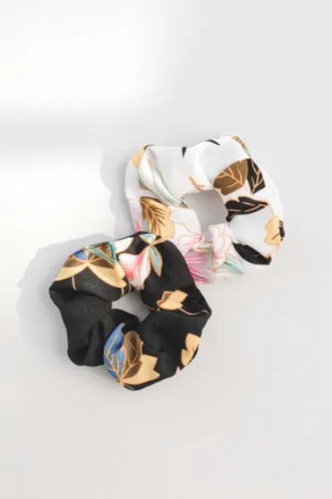 Throwback Scrunchie