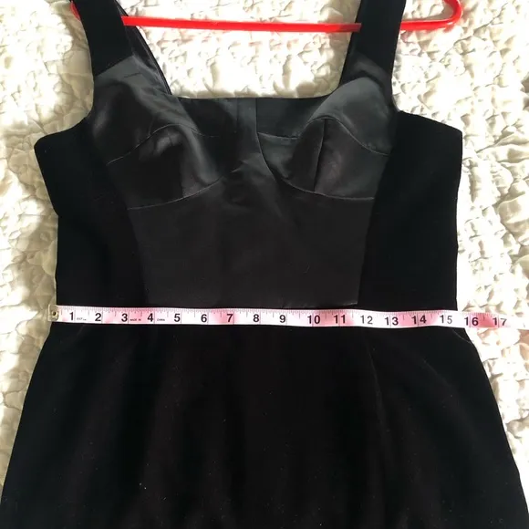 TOP SHOP VELVET LITTLE BLACK DRESS NWT SIZE 8