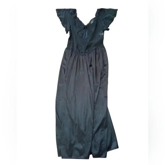Vintage cinema Etoile black slip nightdress. Size M