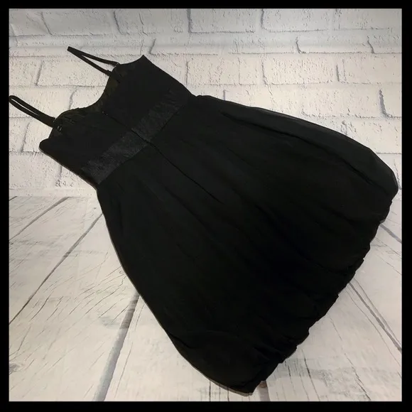 White HOUSE BLACK MARKET Pleated Bubble Dress